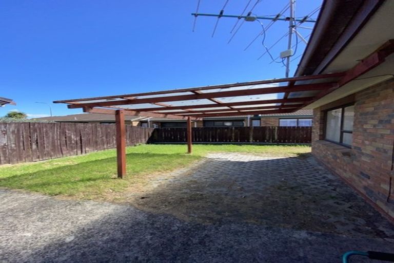 Photo of property in 1/64 Aviemore Drive, Highland Park, Auckland, 2010