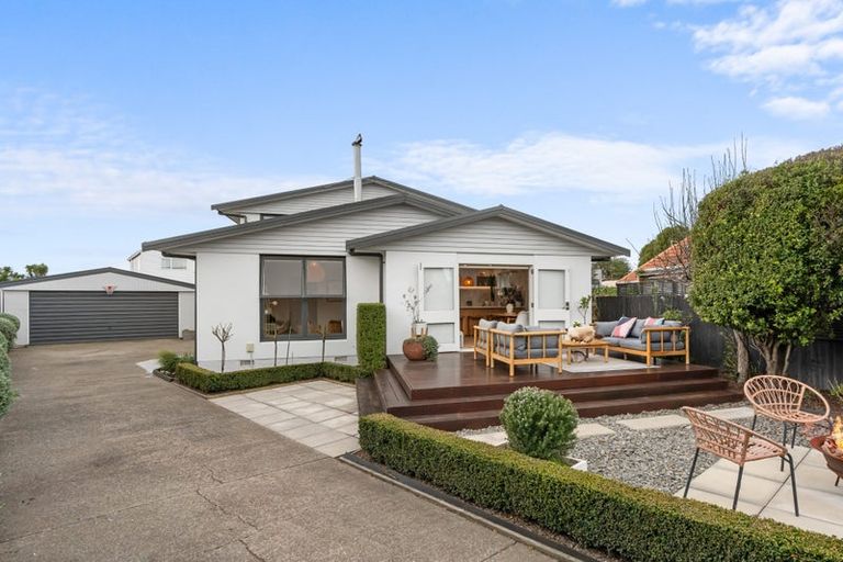 Photo of property in 21 Woodstock Place, Russley, Christchurch, 8042