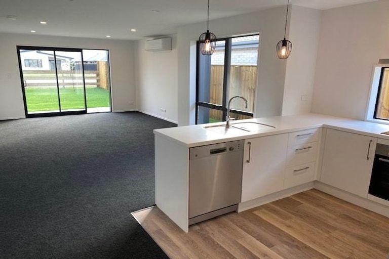 Photo of property in 18 John Raven Lane, Woodend, 7610