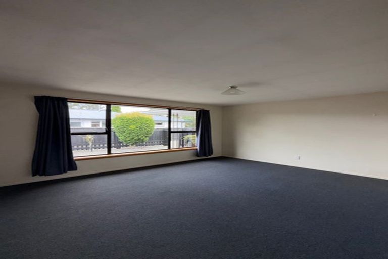 Photo of property in 15 Talltree Avenue, Avonhead, Christchurch, 8042