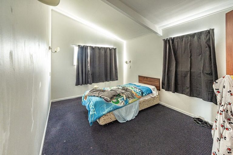 Photo of property in 1 Hurworth Place, College Estate, Whanganui, 4500