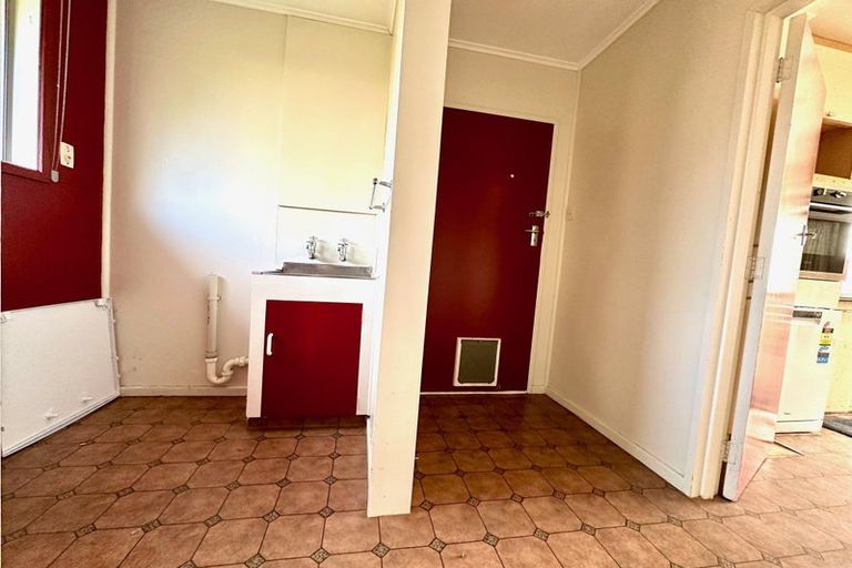 Photo of property in 12 Cambridge Street, Balclutha, 9230