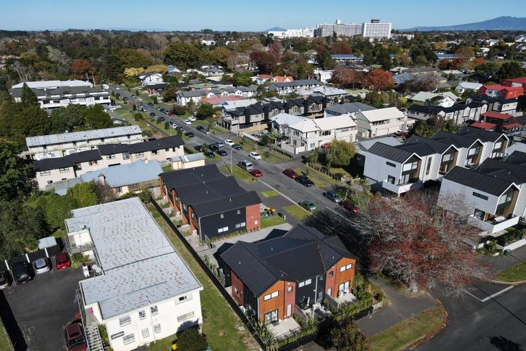 Photo of property in 2/13 Palmerston Street, Hamilton Central, Hamilton, 3204