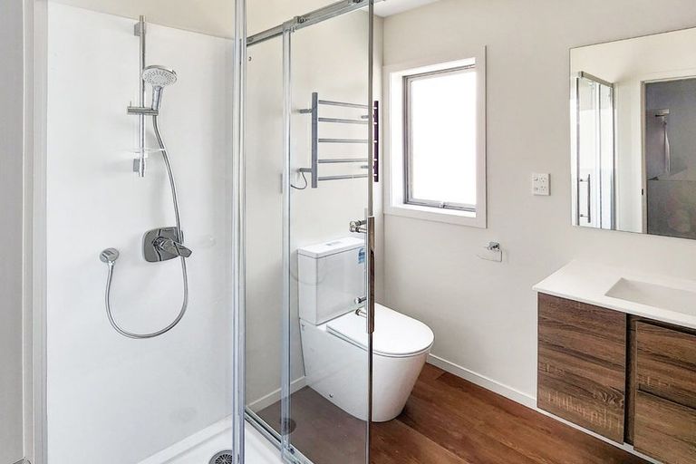 Photo of property in 4/12 Mana Avenue, Titahi Bay, Porirua, 5022