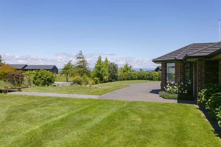 Photo of property in 71 Loch Views Road, Acacia Bay, Taupo, 3385