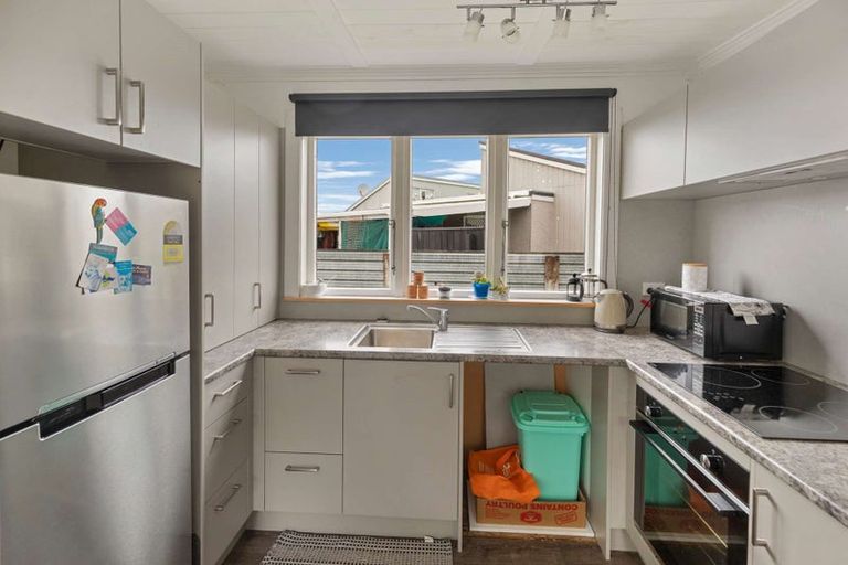 Photo of property in 2 Moore Avenue, Tawhero, Whanganui, 4501