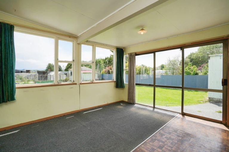 Photo of property in 11 Clifden Highway, Tuatapere, 9620