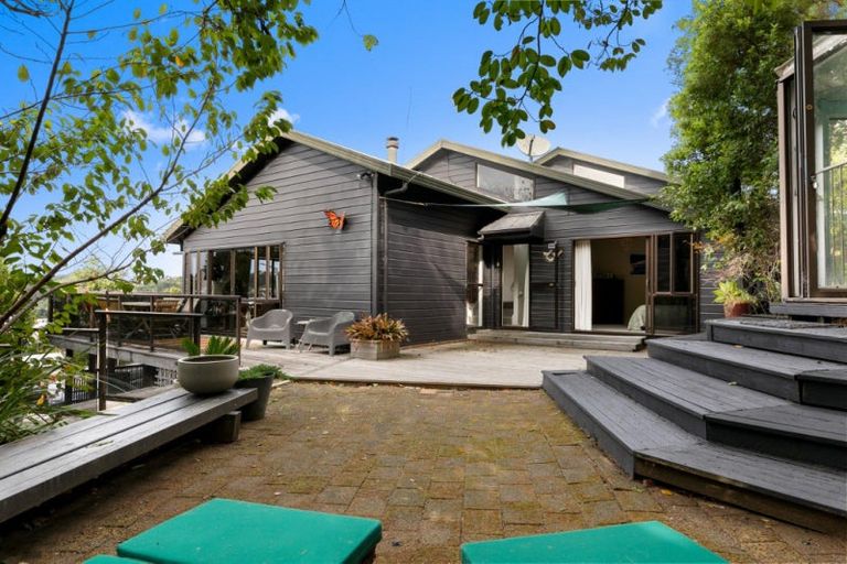 Photo of property in 122 Tuna Place, Onemana, Whangamata, 3691