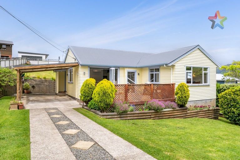 Photo of property in 1 Taku Matenga Grove, Korokoro, Lower Hutt, 5012