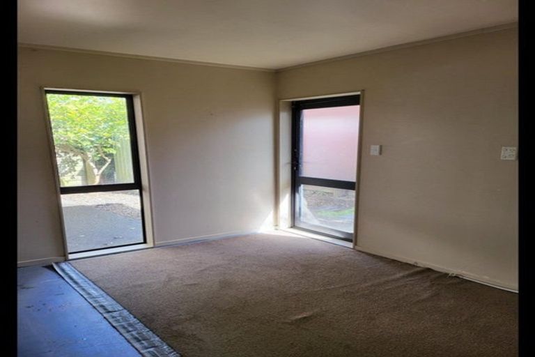 Photo of property in 30 Zefiro Drive, Massey, Auckland, 0614