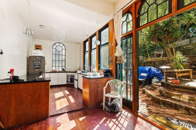 Photo of property in 40 Devon Street, Aro Valley, Wellington, 6021