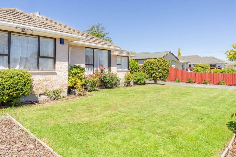 Photo of property in 15 Beatrice Place, Avonhead, Christchurch, 8042