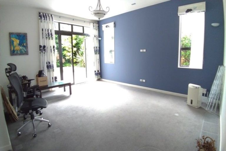 Photo of property in 17 Zara Court, Windsor Park, Auckland, 0632