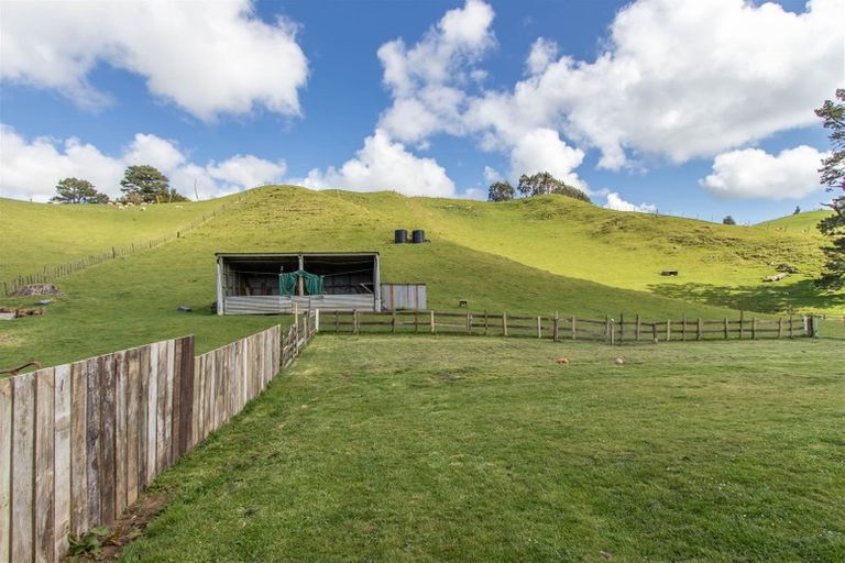 Photo of property in 1959 Tarata Road, Tarata, Inglewood, 4387