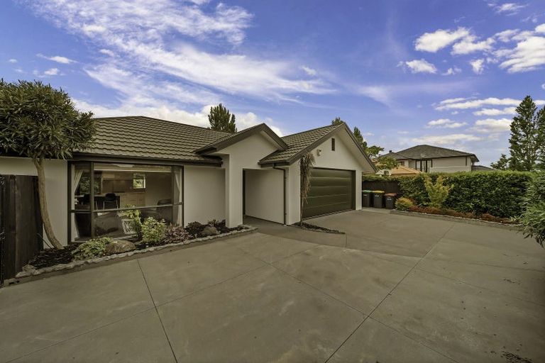 Photo of property in 11 Baltic Place, Northwood, Christchurch, 8051