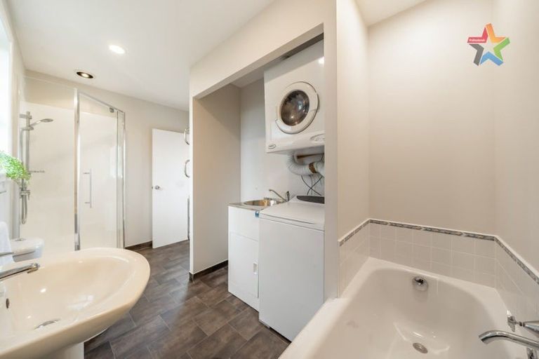 Photo of property in 12 Montgomery Avenue, Karori, Wellington, 6012