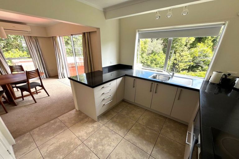 Photo of property in 6 Nea Place, Hillcrest, Auckland, 0627