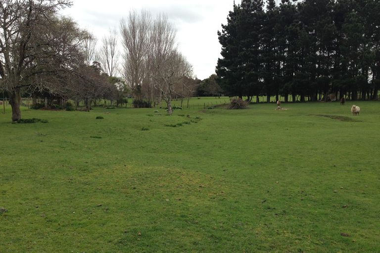 Photo of property in 435 Fitzherbert East Road, Aokautere, Palmerston North, 4471