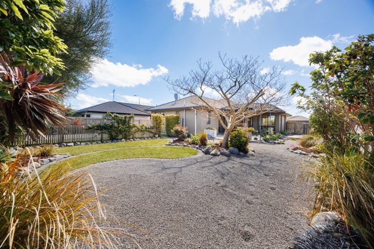Photo of property in 4 Meridian Grove, Kelvin Grove, Palmerston North, 4414