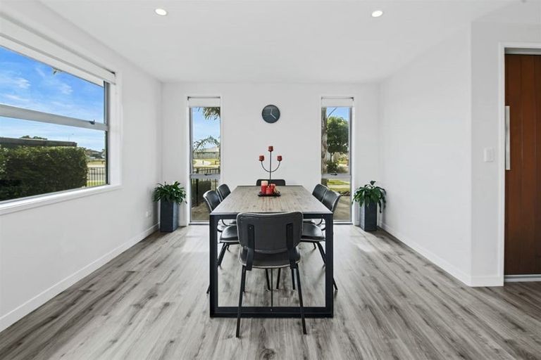 Photo of property in 120 The Boulevard, Papamoa Beach, Papamoa, 3118