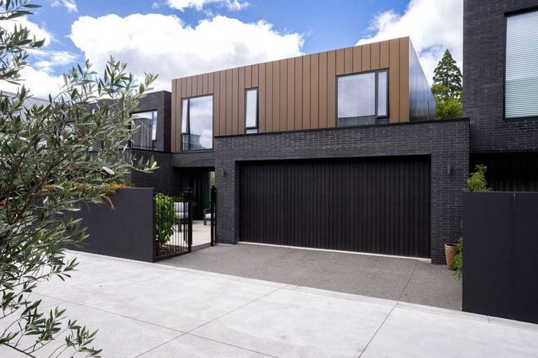 Photo of property in 25 Carlton Mill Road, Merivale, Christchurch, 8014