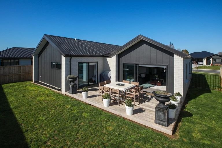 Photo of property in 15 Ruru Street, Cambridge, 3434