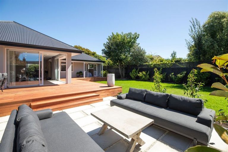 Photo of property in 112 Hamilton Avenue, Ilam, Christchurch, 8041