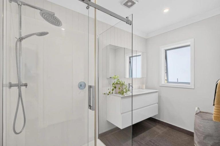 Photo of property in 954 Whangaparaoa Road, Manly, Whangaparaoa, 0930