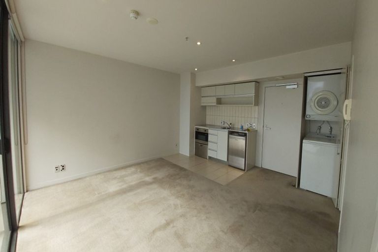 Photo of property in Halsey Apartments At Lighter Quay, 516/77 Halsey Street, Auckland Central, Auckland, 1010