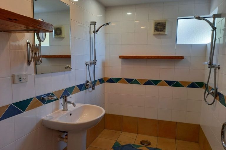 Photo of property in 8 Dalefield Drive, Cashmere, Christchurch, 8022