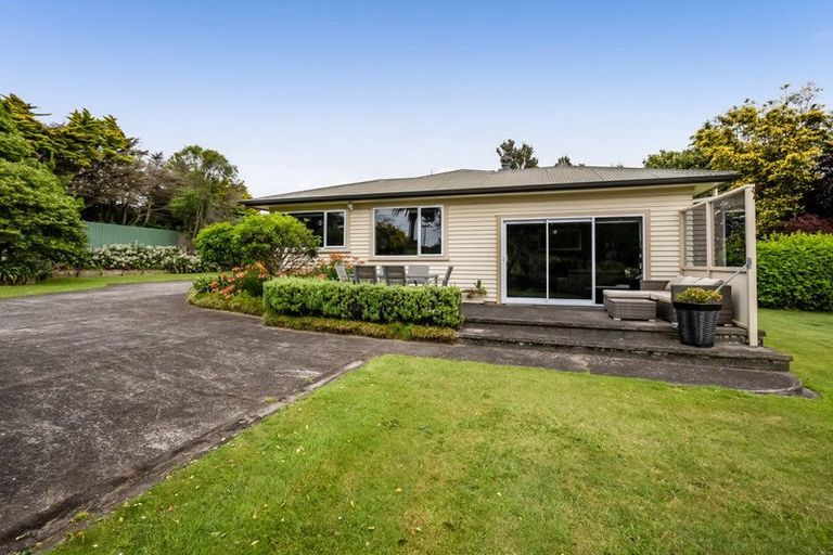 Photo of property in 218 Henwood Road, Paraite, New Plymouth, 4372