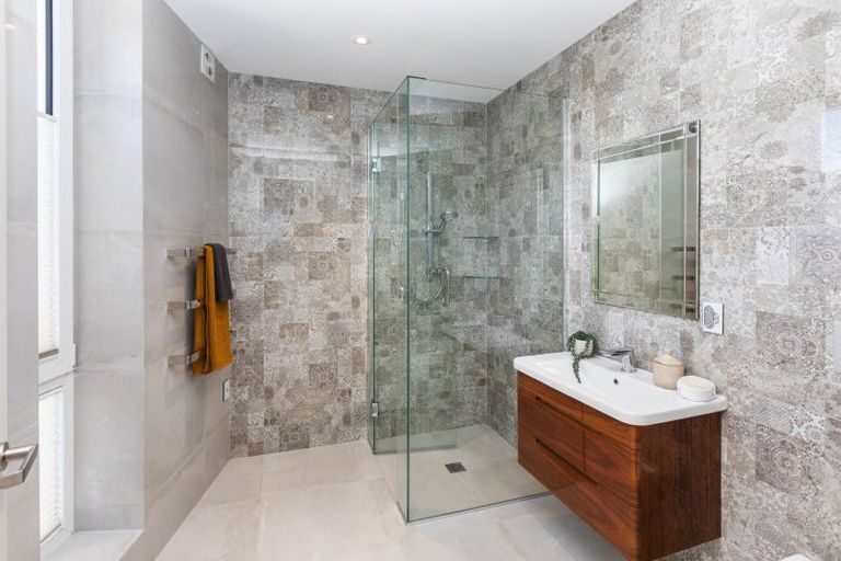 Photo of property in 2 Hyllton Heights, Lyttelton, 8082