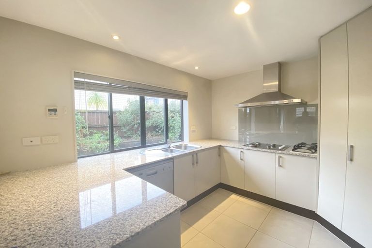 Photo of property in 60 Baverstock Road, Flat Bush, Auckland, 2016