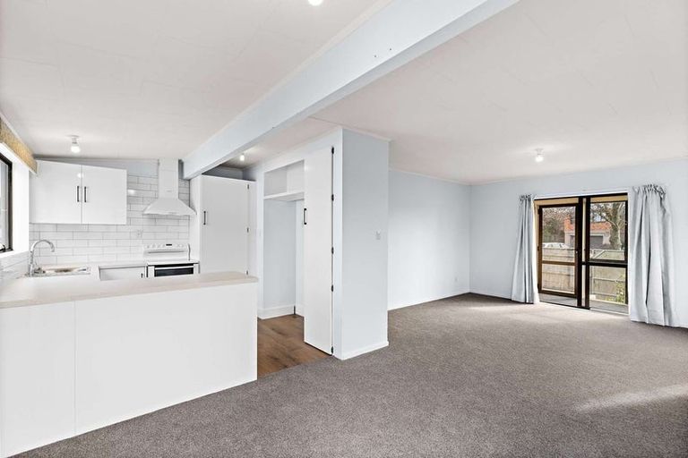 Photo of property in 64 Rhodes Drive, Kelvin Grove, Palmerston North, 4414