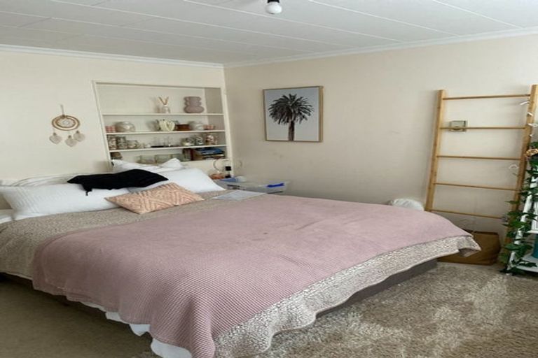 Photo of property in 1/17 Yarrow Place, Papakowhai, Porirua, 5024