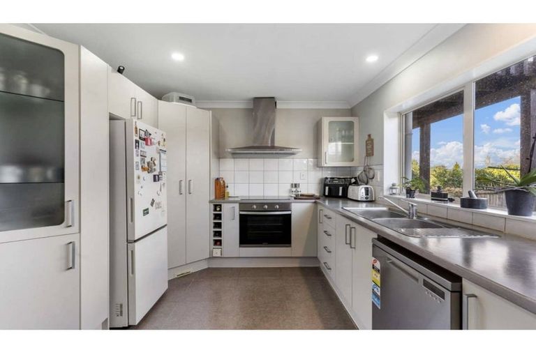 Photo of property in 8a Grassways Avenue, Pakuranga, Auckland, 2010