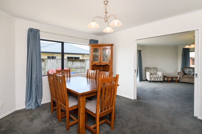 Photo of property in 5 Daniel Place, Kelvin Grove, Palmerston North, 4414