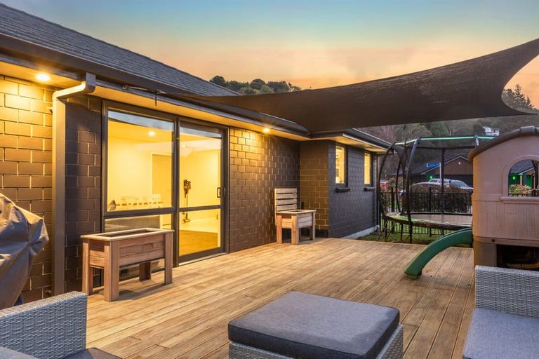 Photo of property in 1 Genoa Place, Whitby, Porirua, 5024