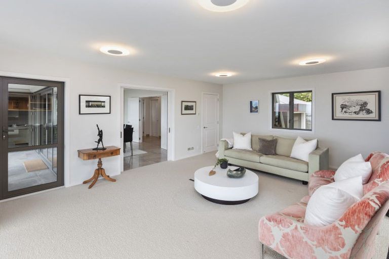 Photo of property in 5 Ophir Lane, Redcliffs, Christchurch, 8081