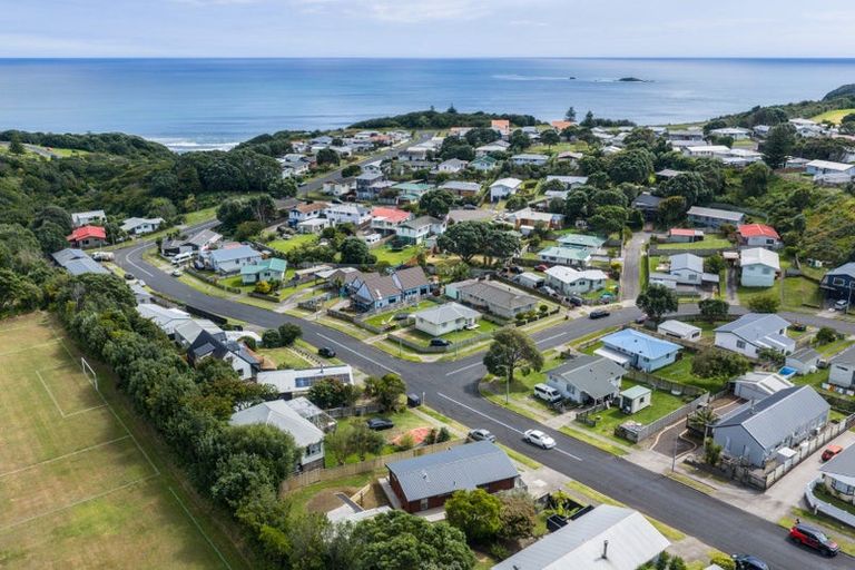 Photo of property in 25 Herekawe Drive, Spotswood, New Plymouth, 4310