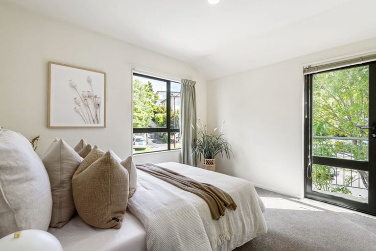 Photo of property in 1/26 Pannill Place, Oteha, Auckland, 0632