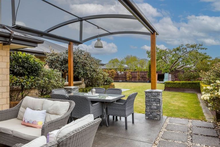 Photo of property in 17 Riverwood Boulevard, Redwood, Christchurch, 8051