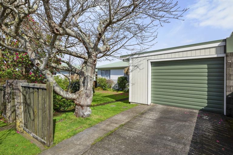 Photo of property in 5 Lydford Place, Spotswood, New Plymouth, 4310