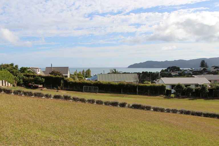 Photo of property in 4 Lori Lane, Coopers Beach, 0420