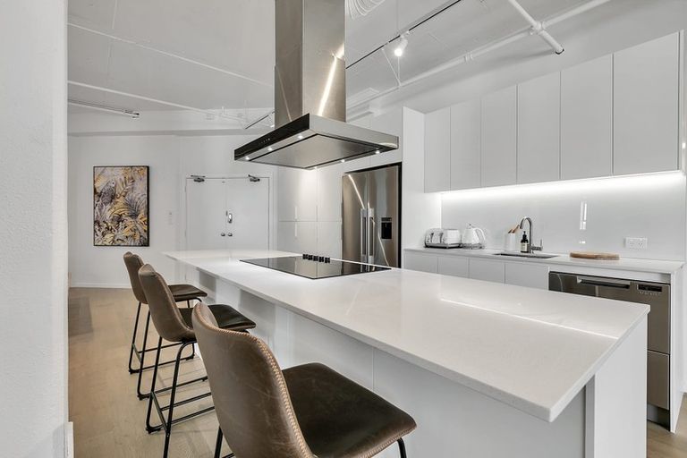 Photo of property in 17g Albert Street, Palmerston North, 4414