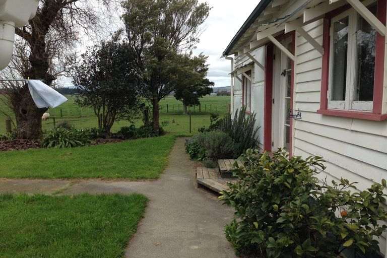 Photo of property in 435 Fitzherbert East Road, Aokautere, Palmerston North, 4471