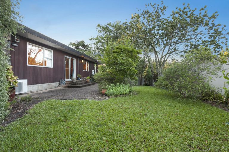 Photo of property in 278 Henderson Valley Road, Henderson Valley, Auckland, 0612