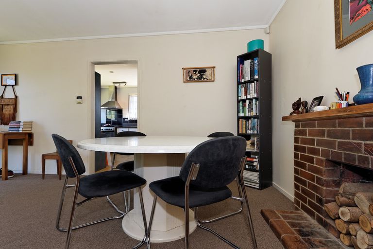 Photo of property in 16 Woodglen Road, Glen Eden, Auckland, 0602