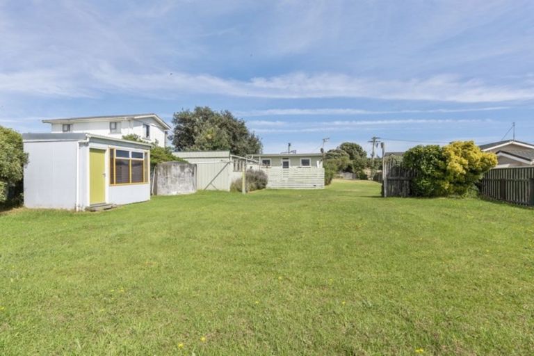 Photo of property in 32 Rua Avenue, Waitarere Beach, Levin, 5510
