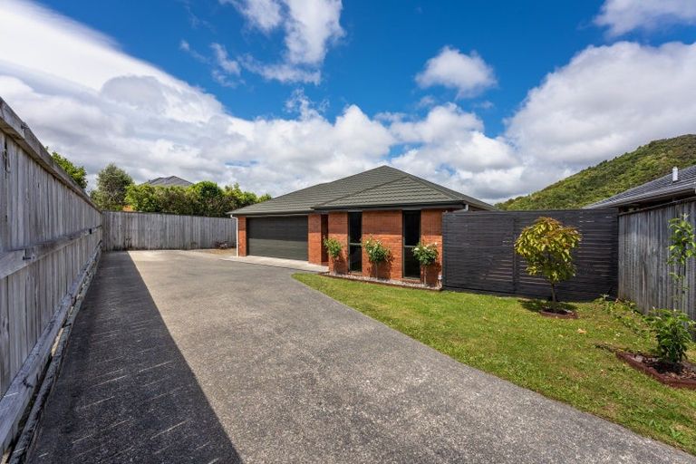Photo of property in 17 Ormrod Grove, Riverstone Terraces, Upper Hutt, 5018
